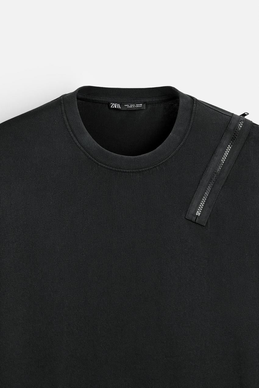 ZARA T SHIRT WITH ZIP