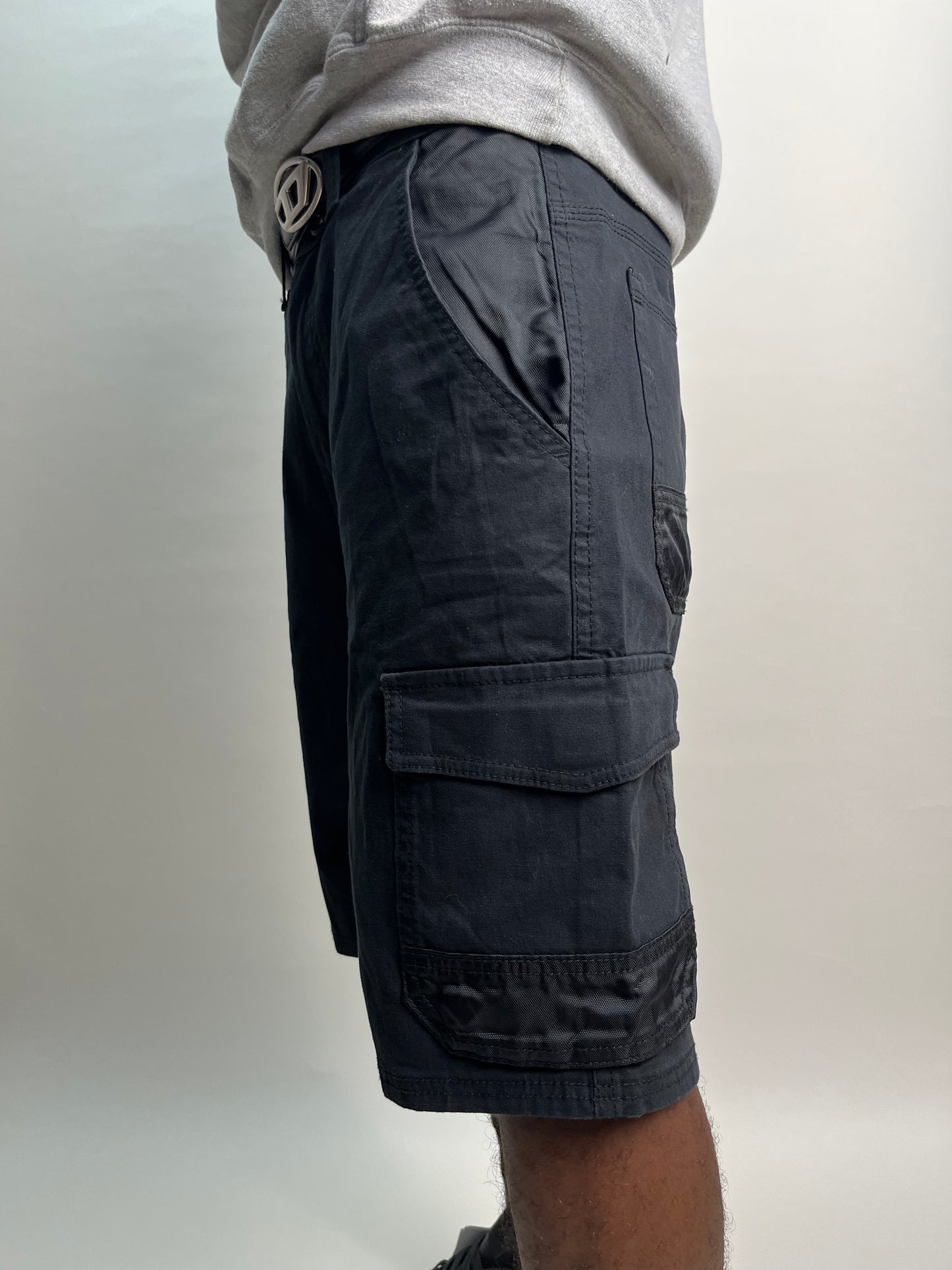 Carpenter short in black mix