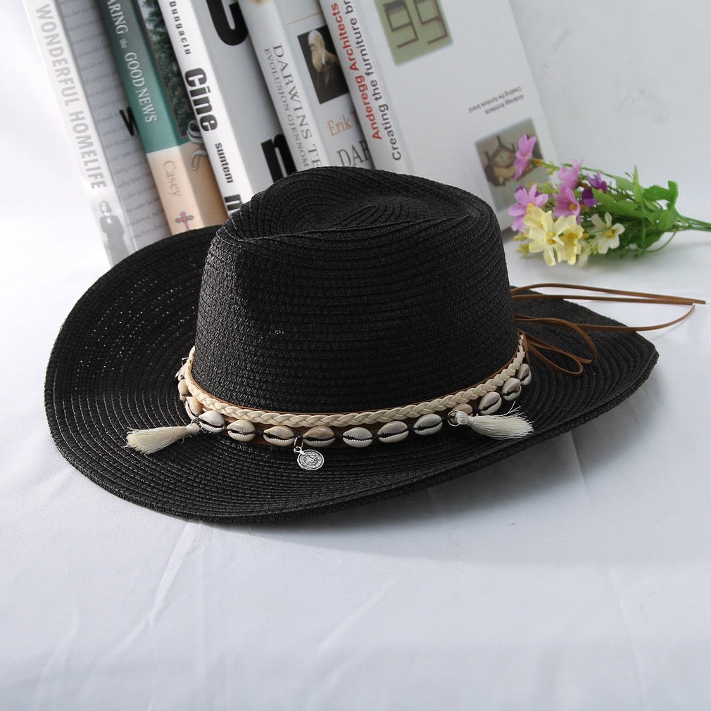 Cowrie adorned straw hat
Size: M