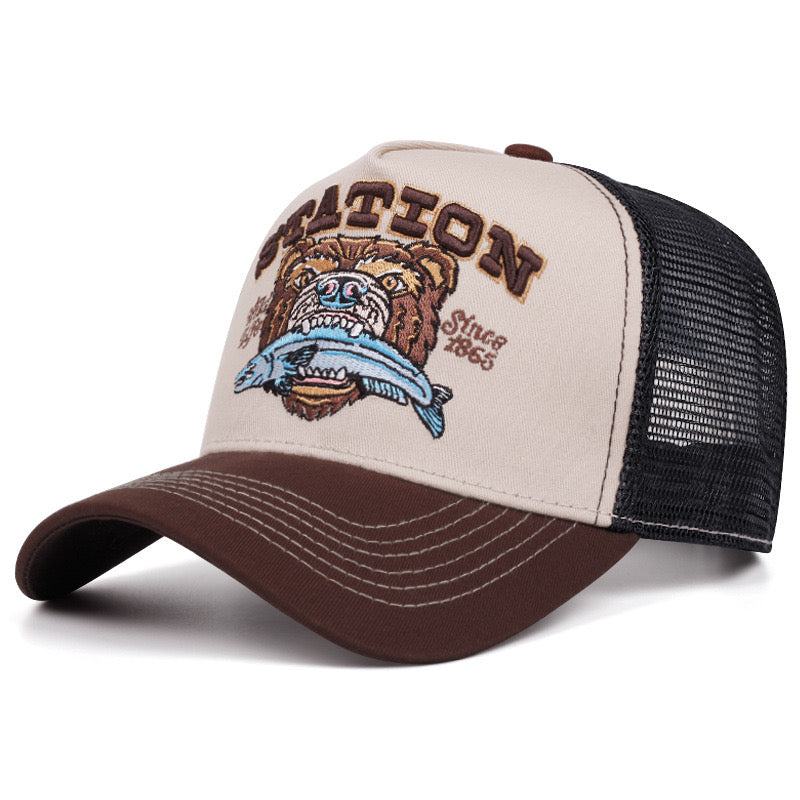 Station bear contrast stitch trucker