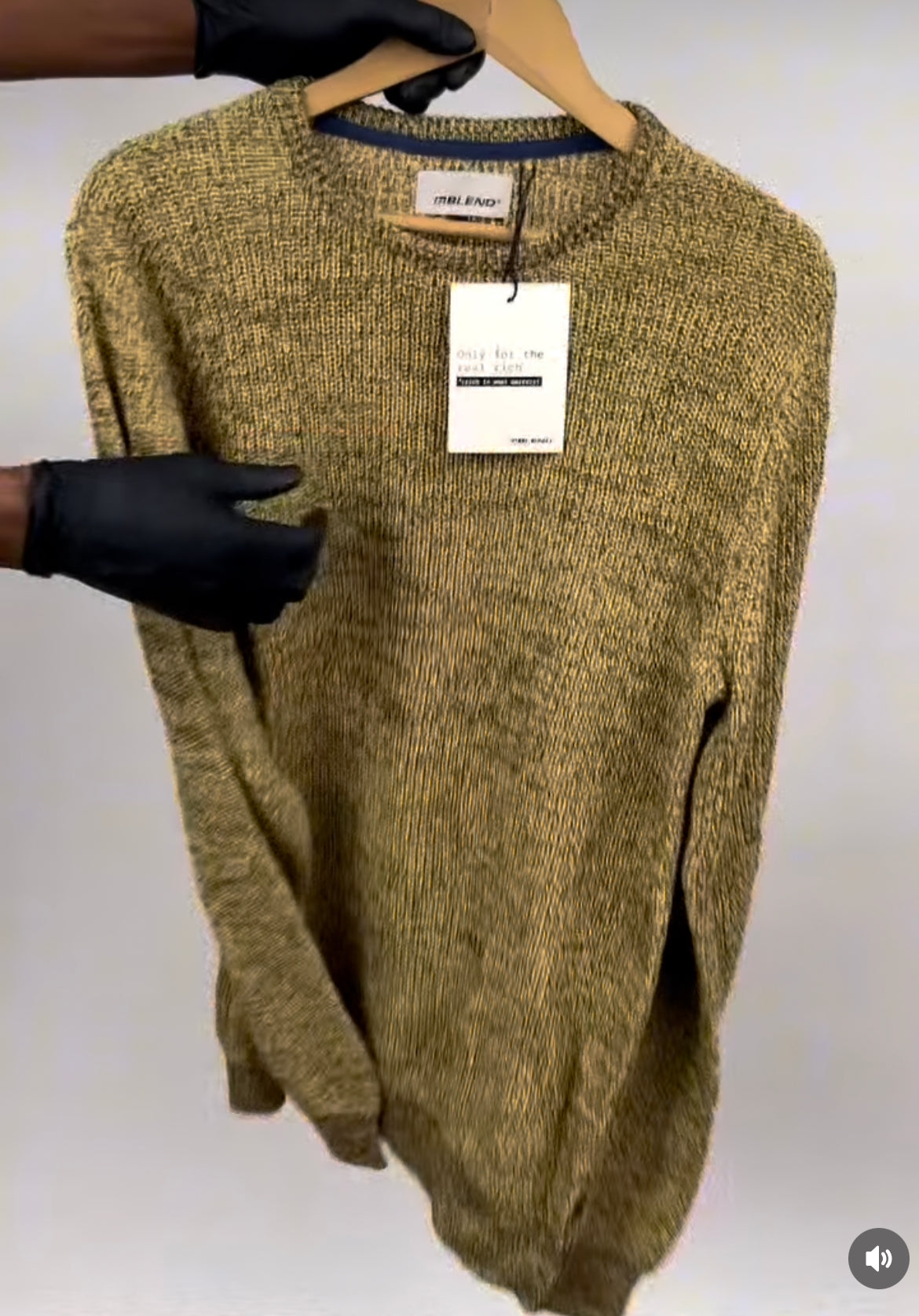 Blend sweater/sweatshirt. size: Large