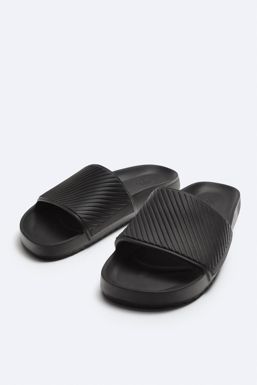 Zara textured slider in black