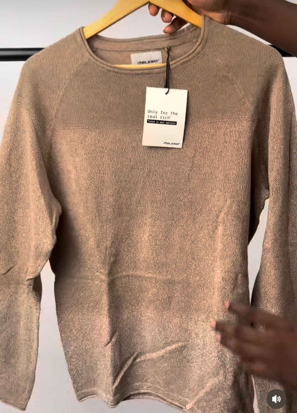 Blend sweater/sweatshirt. size: Large