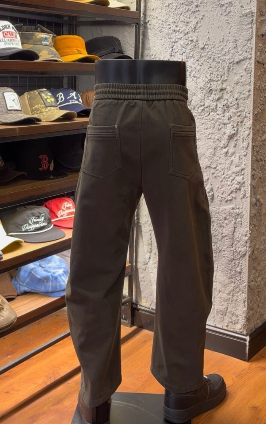Heavy block design pants in carton