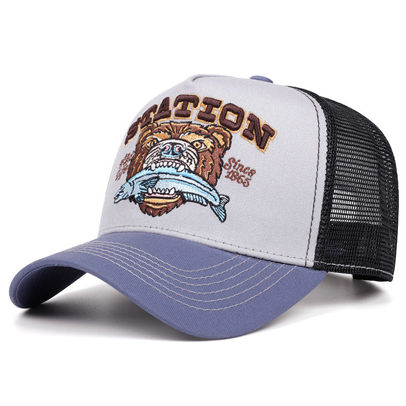 Station bear contrast stitch trucker