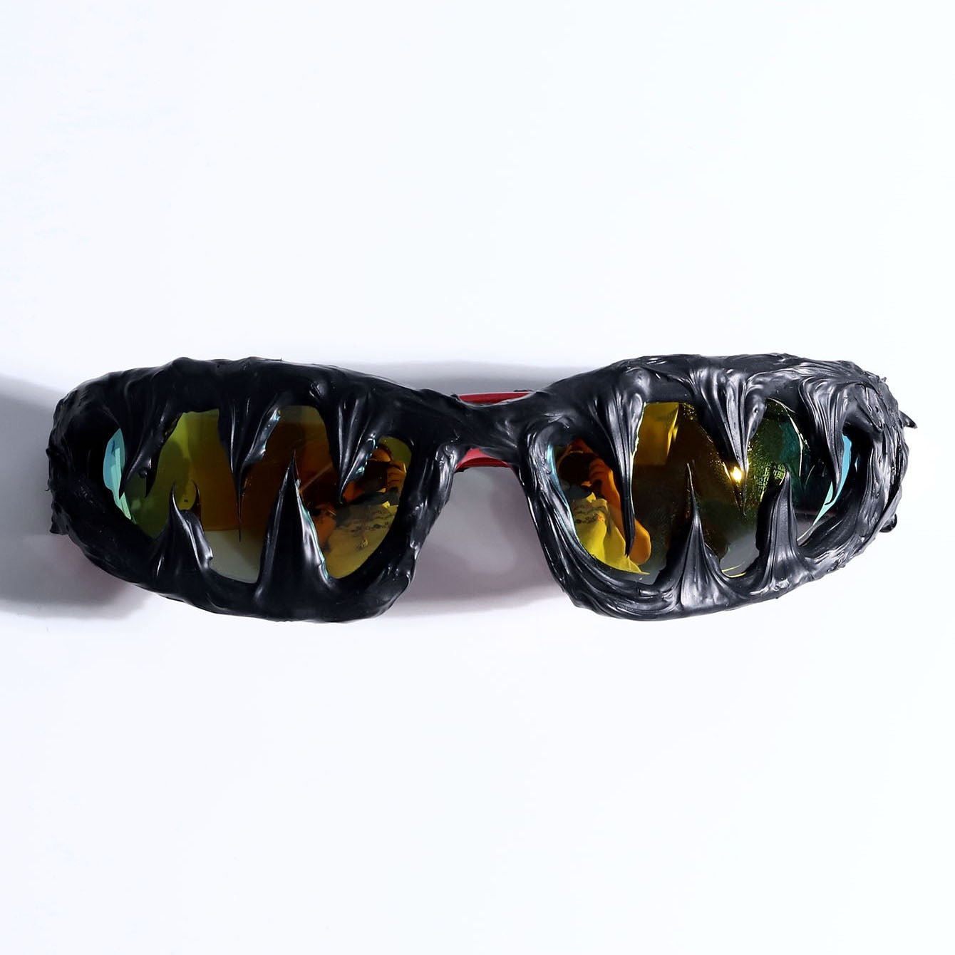 Goth reflective geometric frame glasses
Color: Red Frame