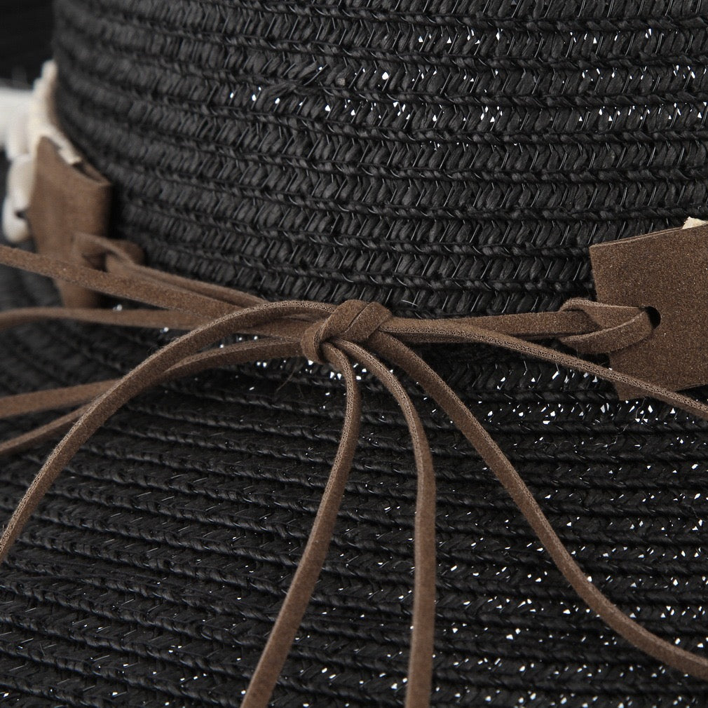 Cowrie adorned straw hat
Size: M