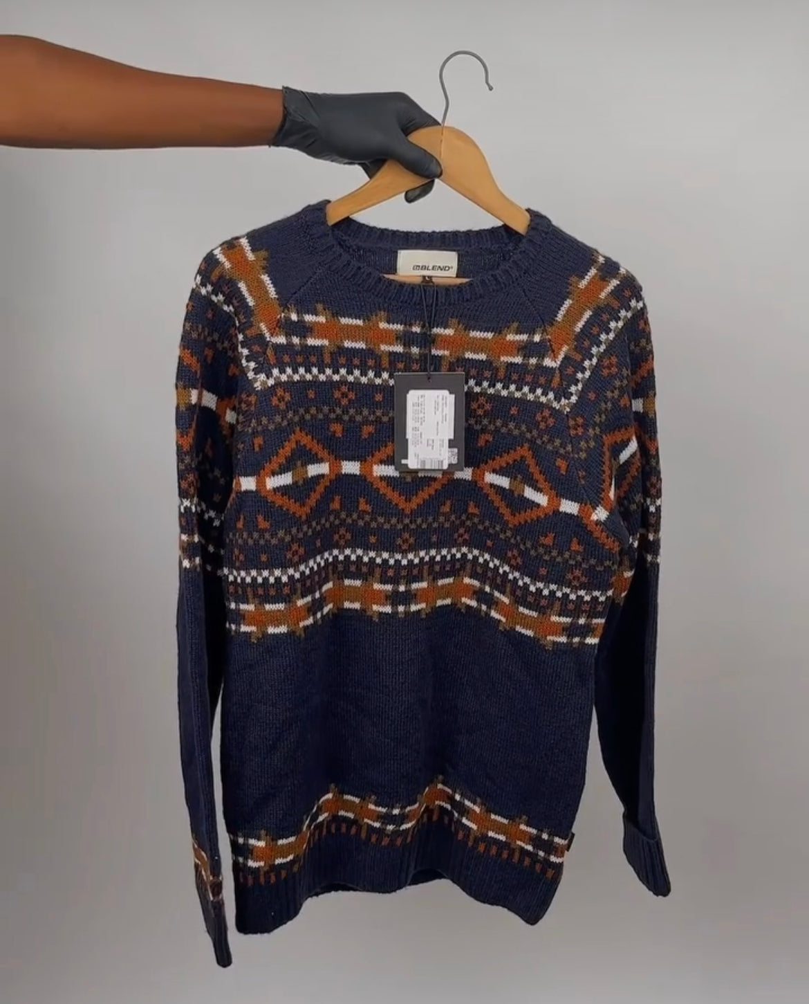 Blend sweater/sweatshirt. size: Large