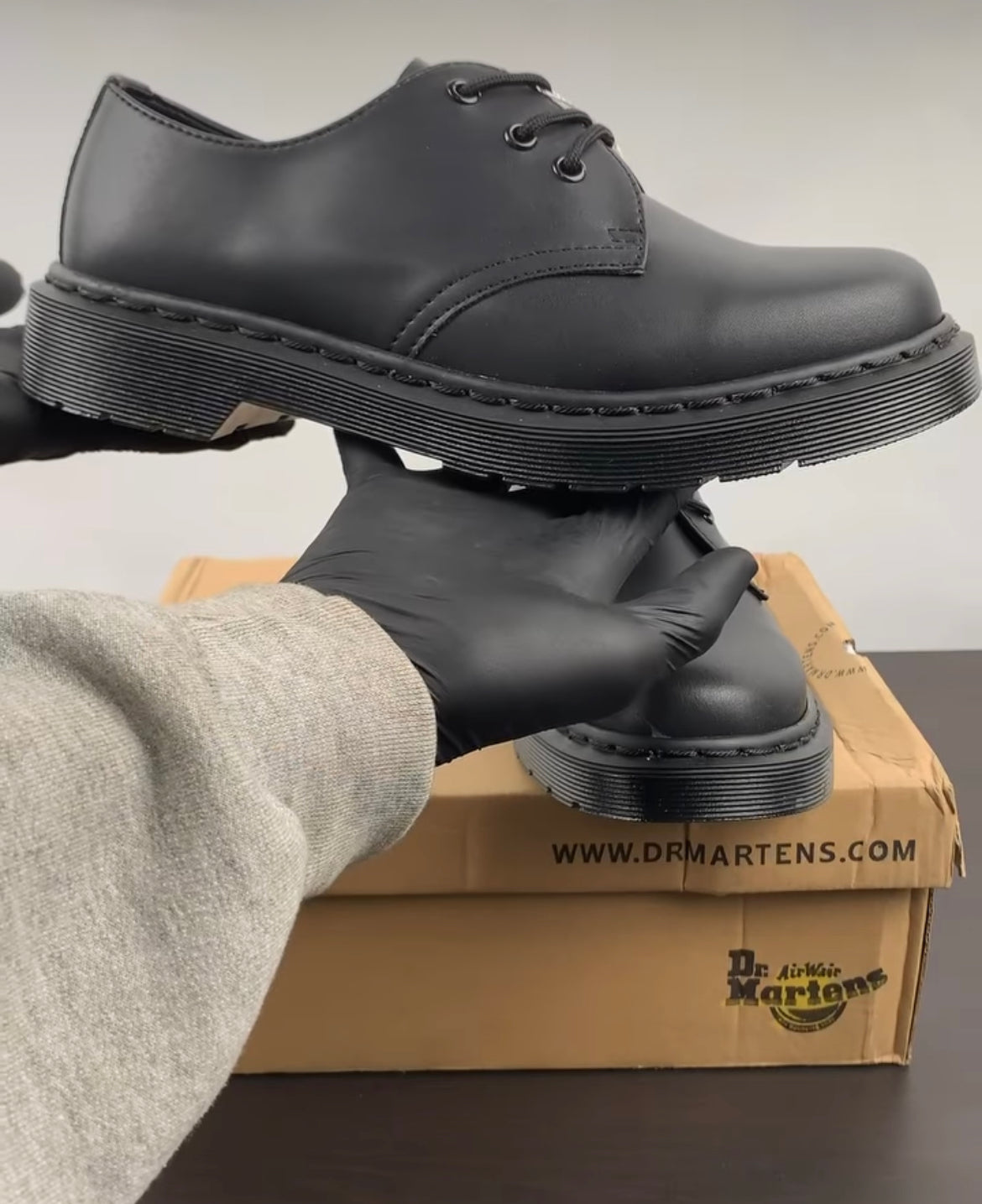 Dr. Martens mono smooth leather shoe all black