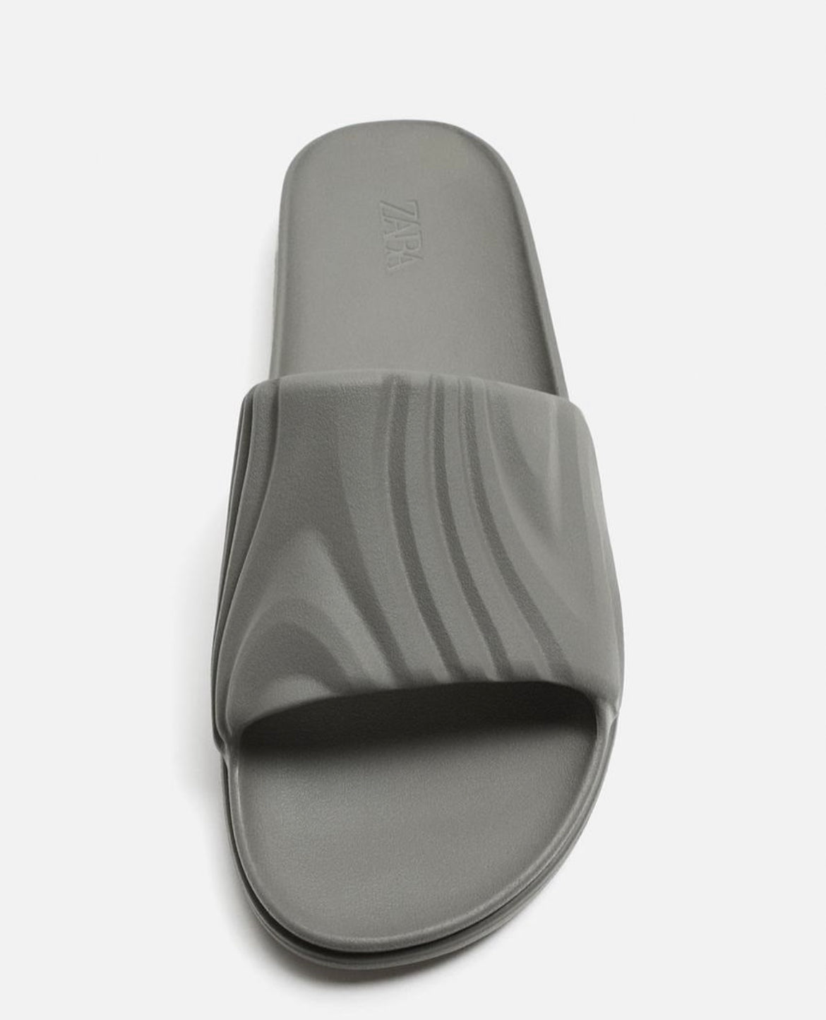 Zara textured monochrome slider