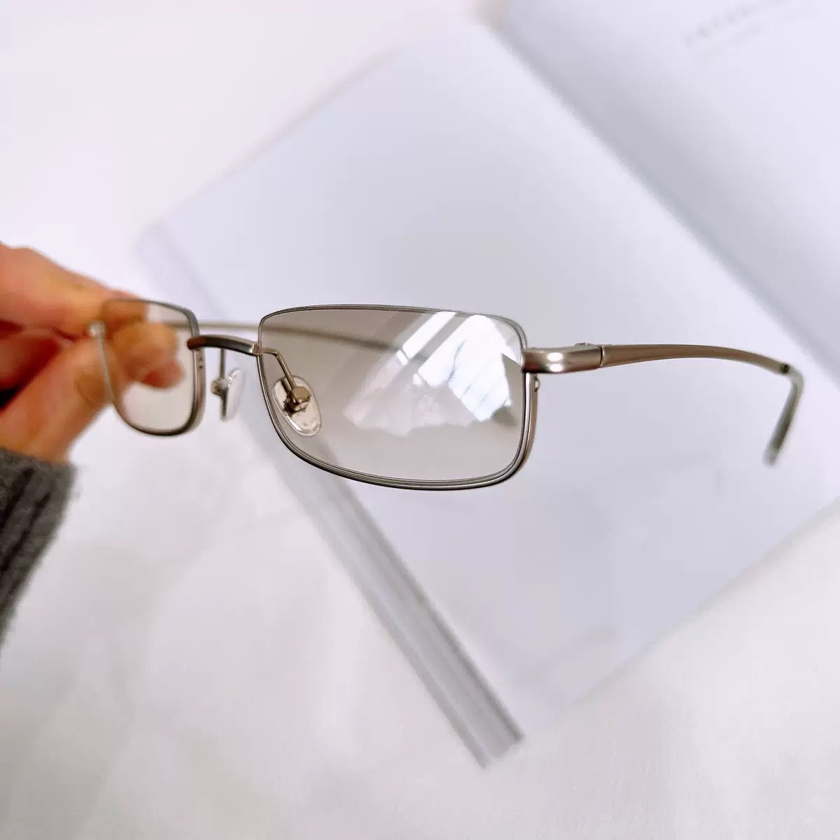 Half frame rectangle lens glasses