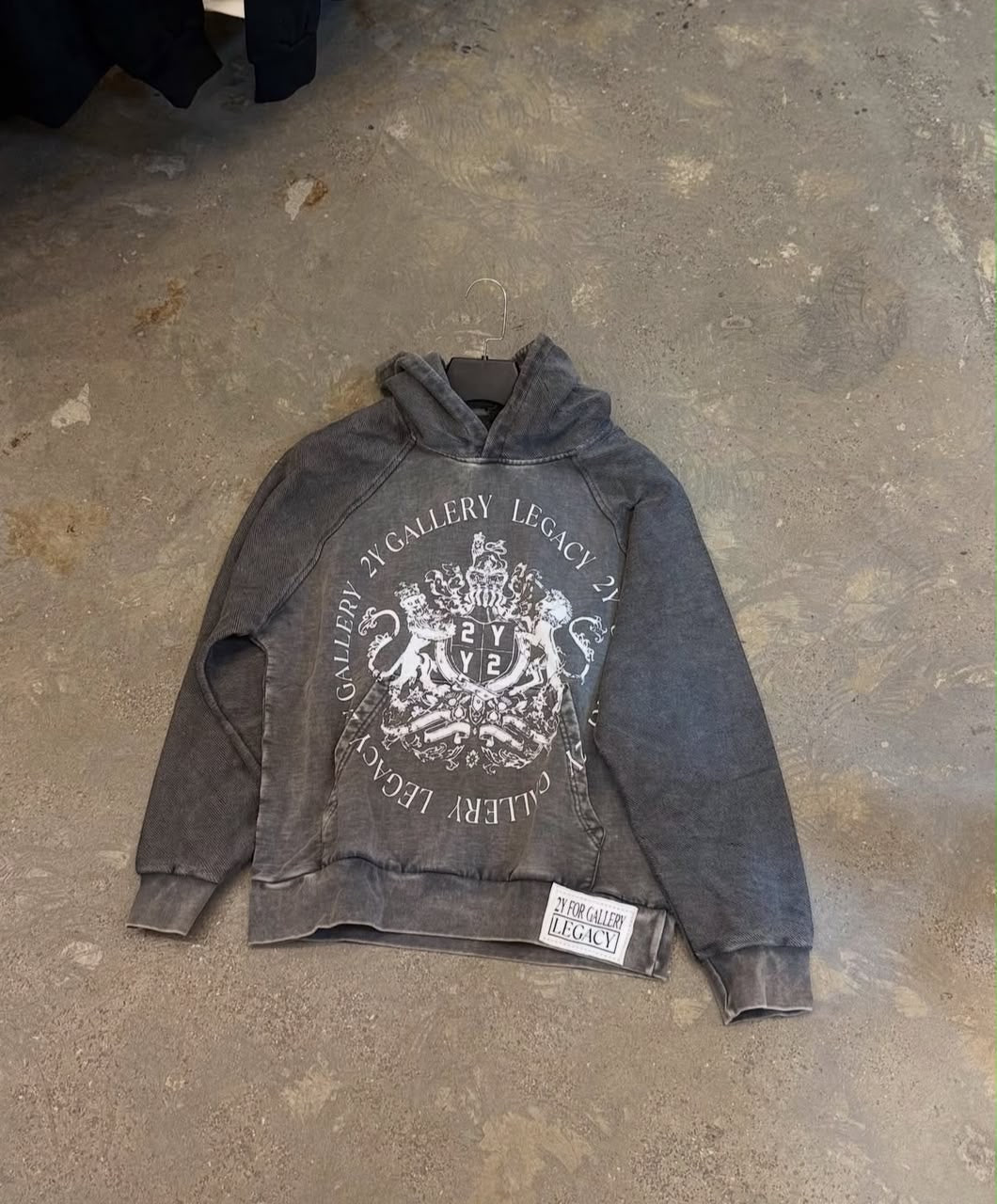 2Y gallery washed hoodie