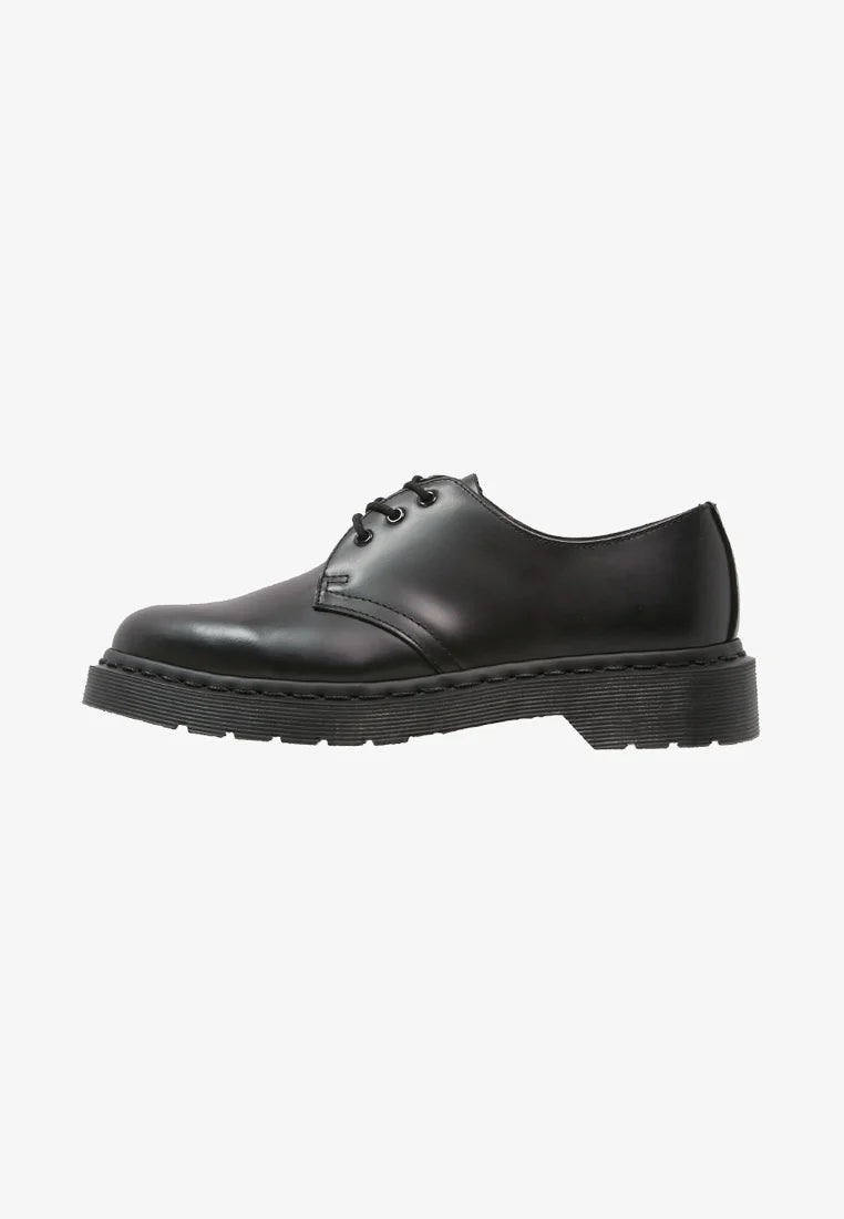 Dr. Martens mono smooth leather shoe all black