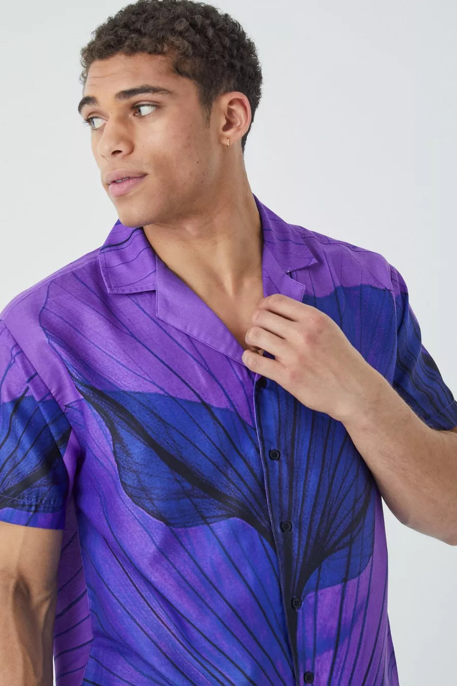 Boohoo short sleeve revere oversized graphic shirt