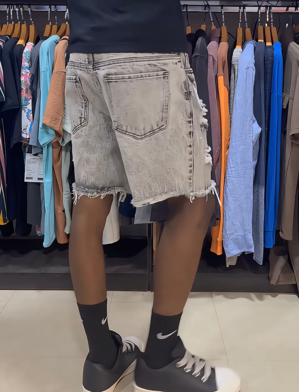 Boohoo distressed denim short