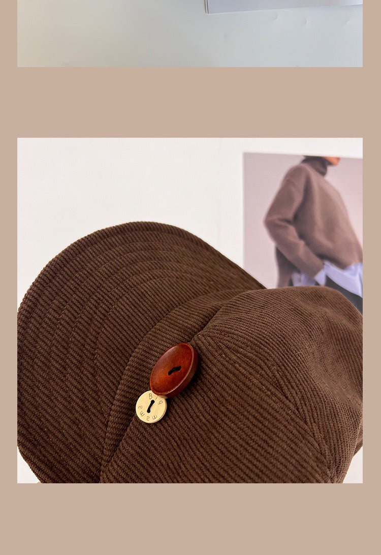 Corduroy newsboy hat in brown
Size: Large
