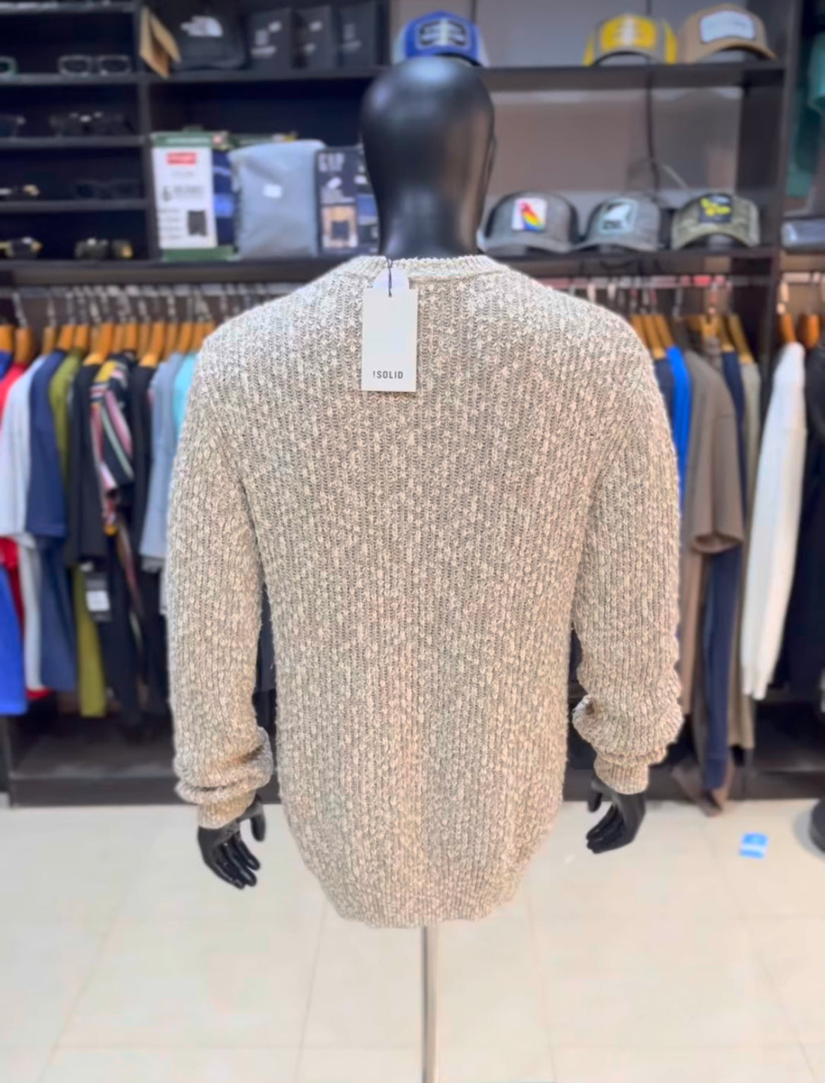 Isolid knit sweater