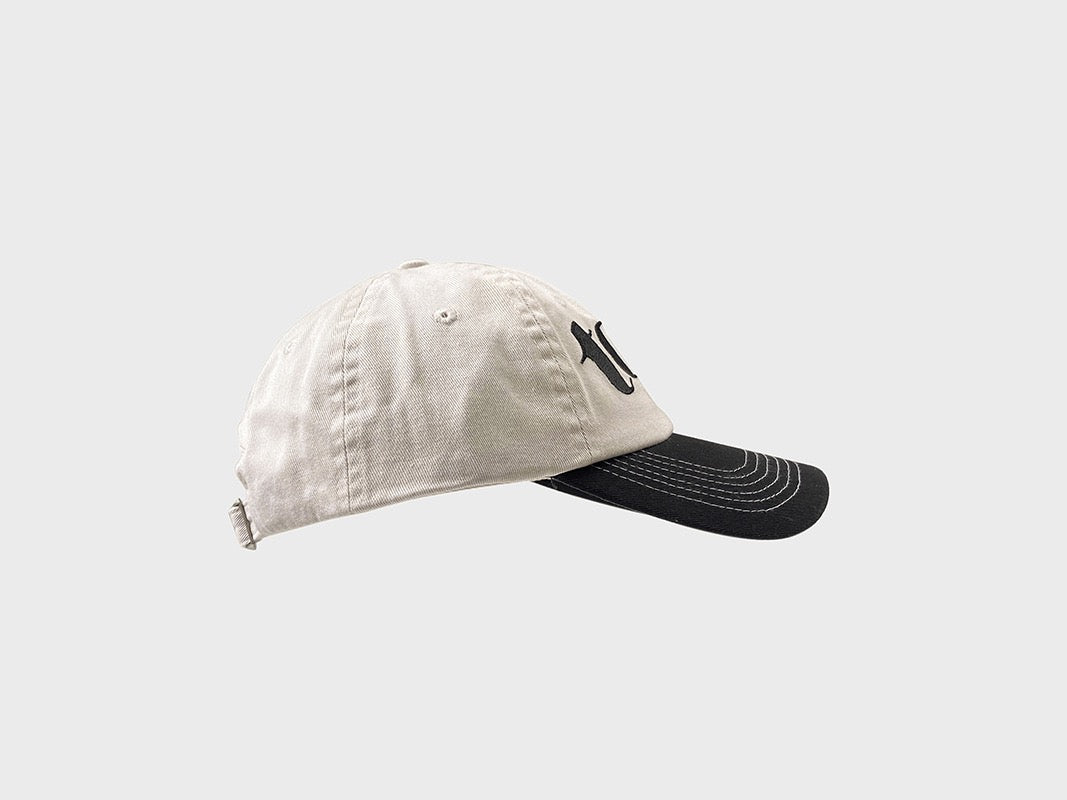 Top contrast stitching hat
Size: Small