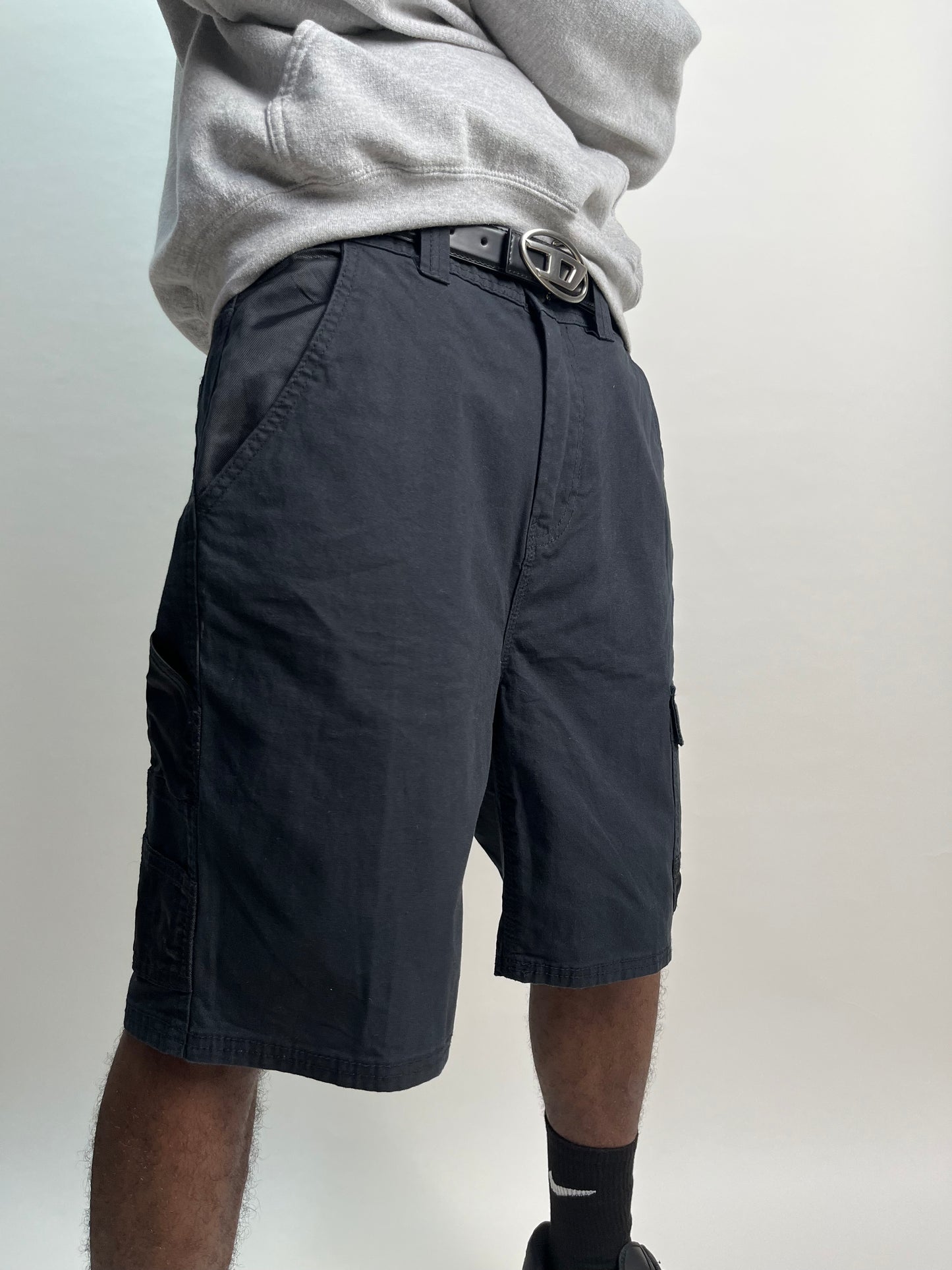 Carpenter short in black mix
