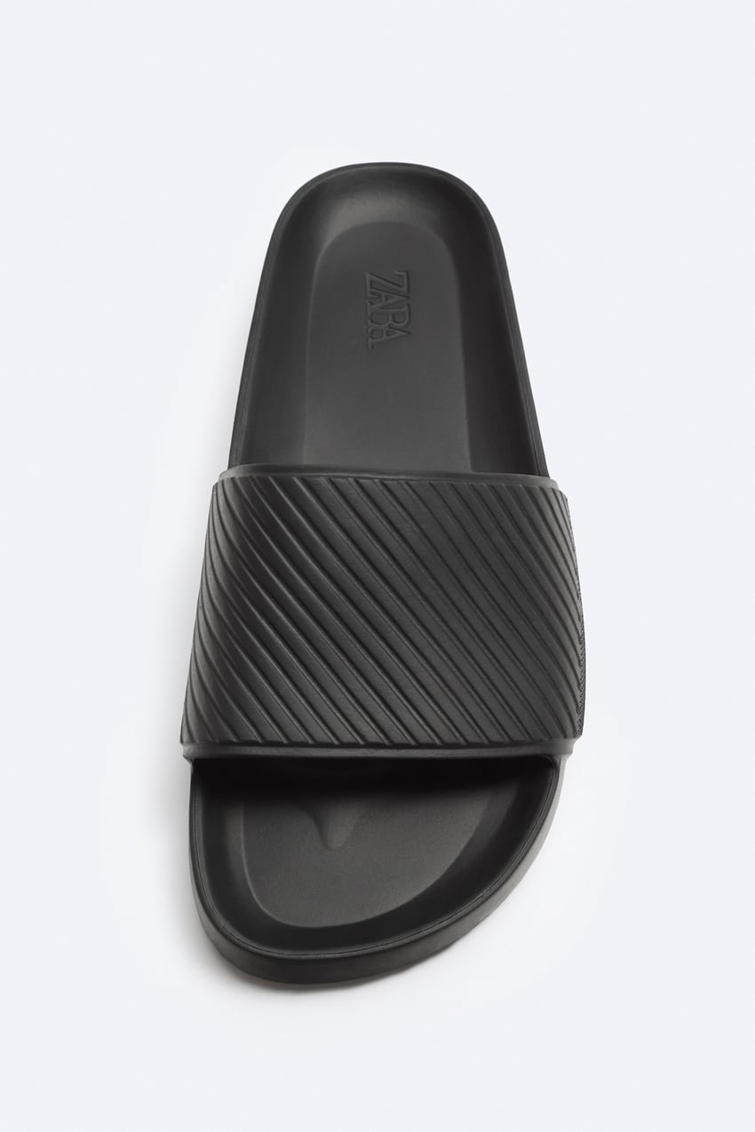 Zara textured slider in black