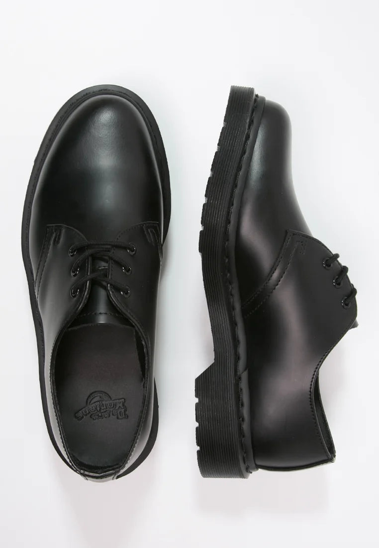 Dr. Martens mono smooth leather shoe all black