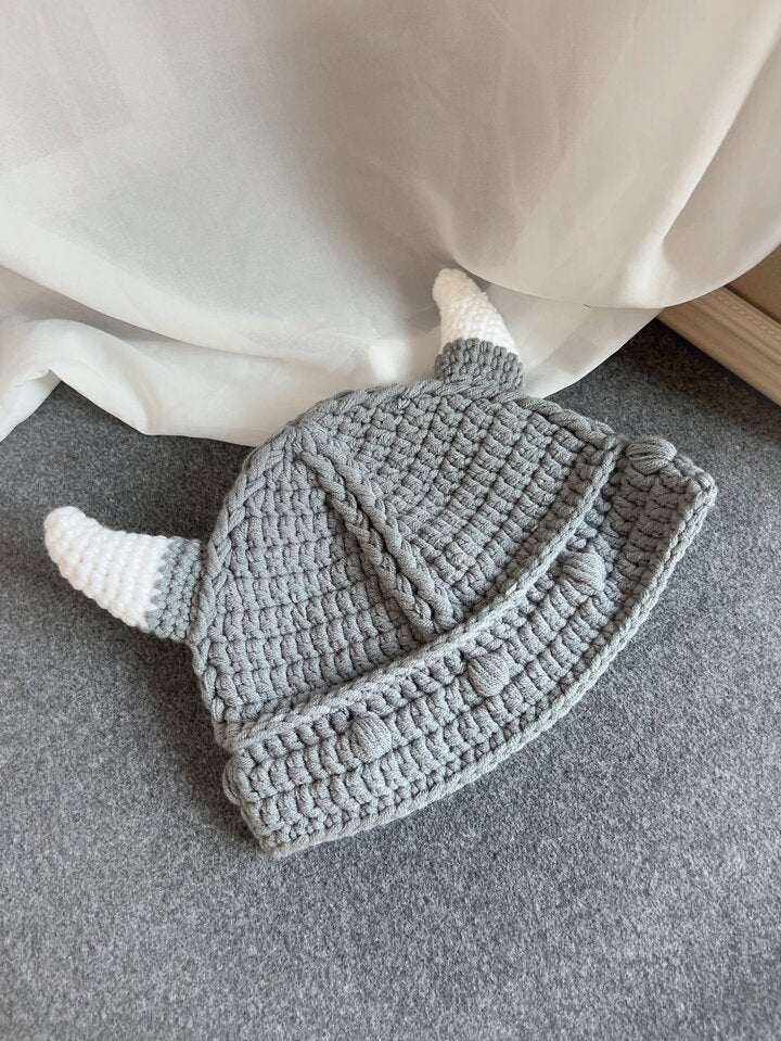 Y2K viking horn crotchet beanie in grey