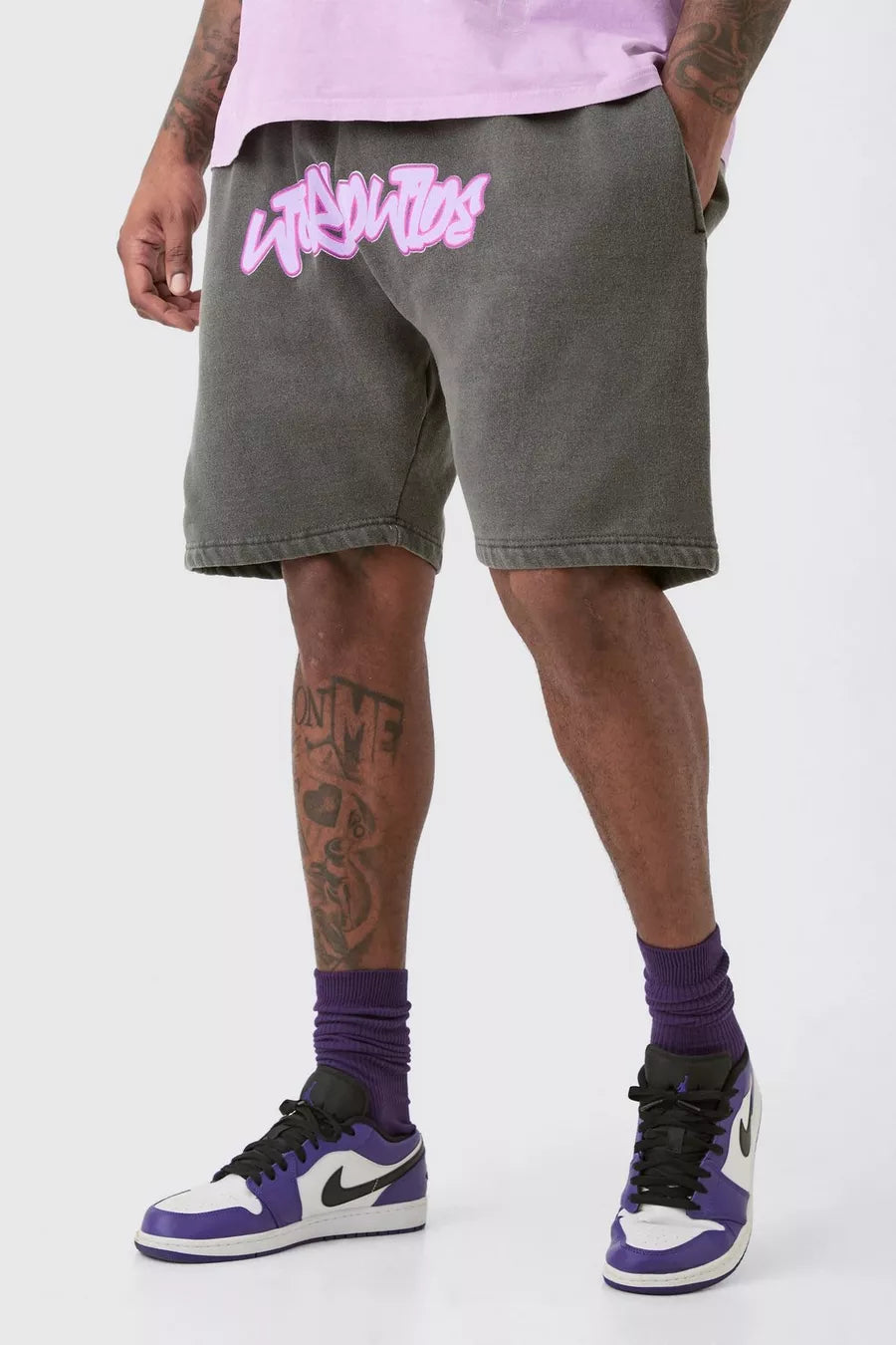 Boohoo tall loose fit overdye worldwide graffiti jersey shorts black