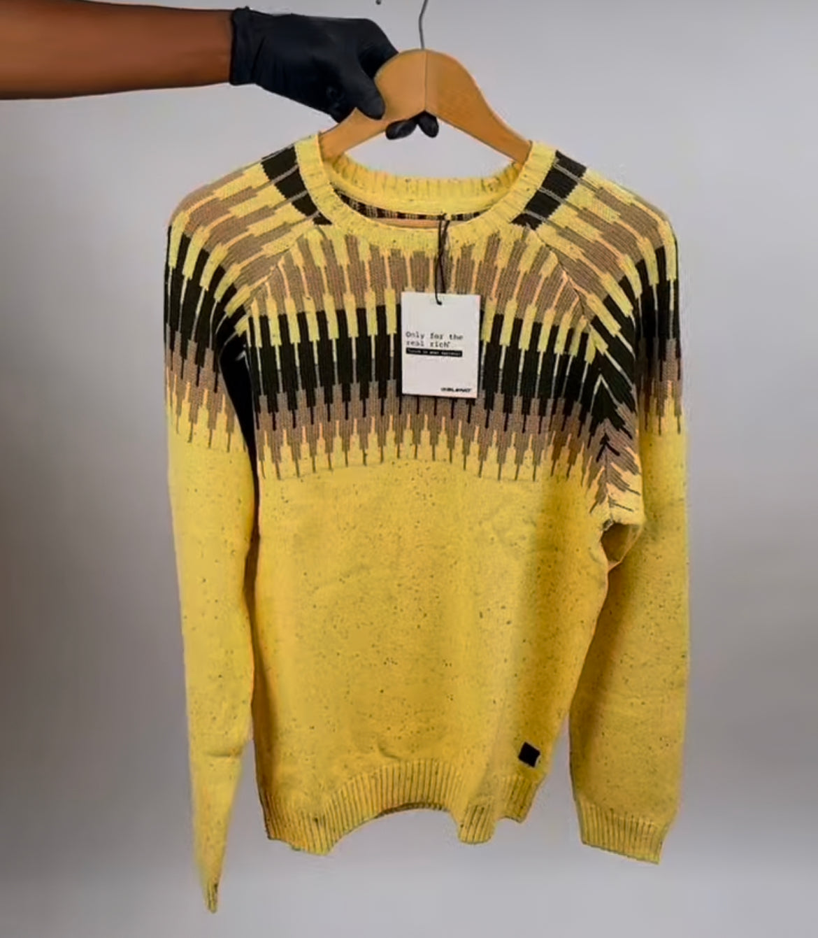 Blend sweater/sweatshirt. size: Large
