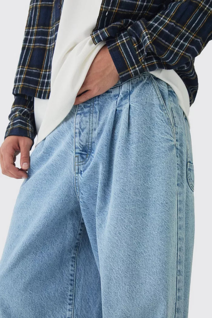 BOOHOO BALLOON FIT JEANS IN ICE BLUE