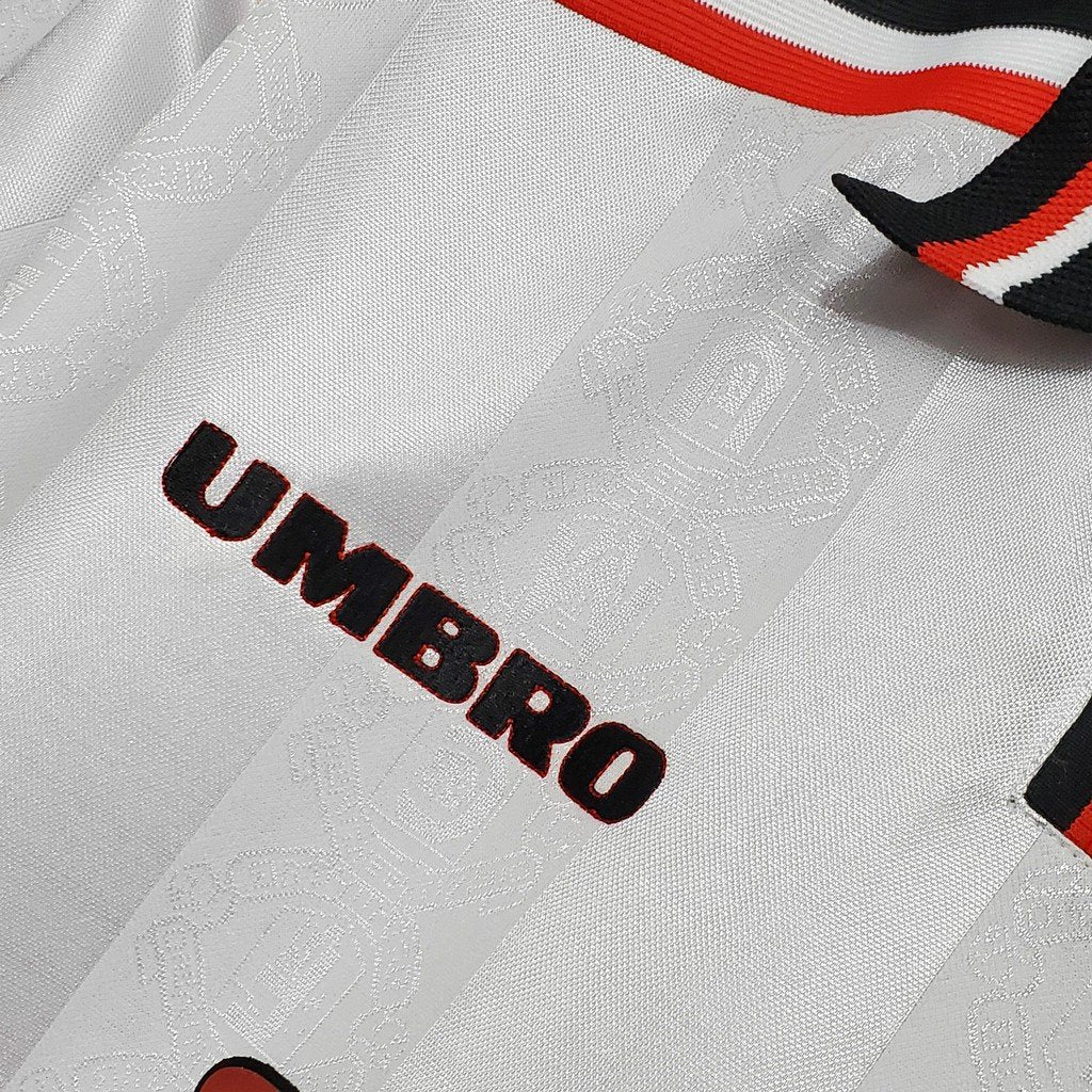 Manchester United 98/99 retro jersey