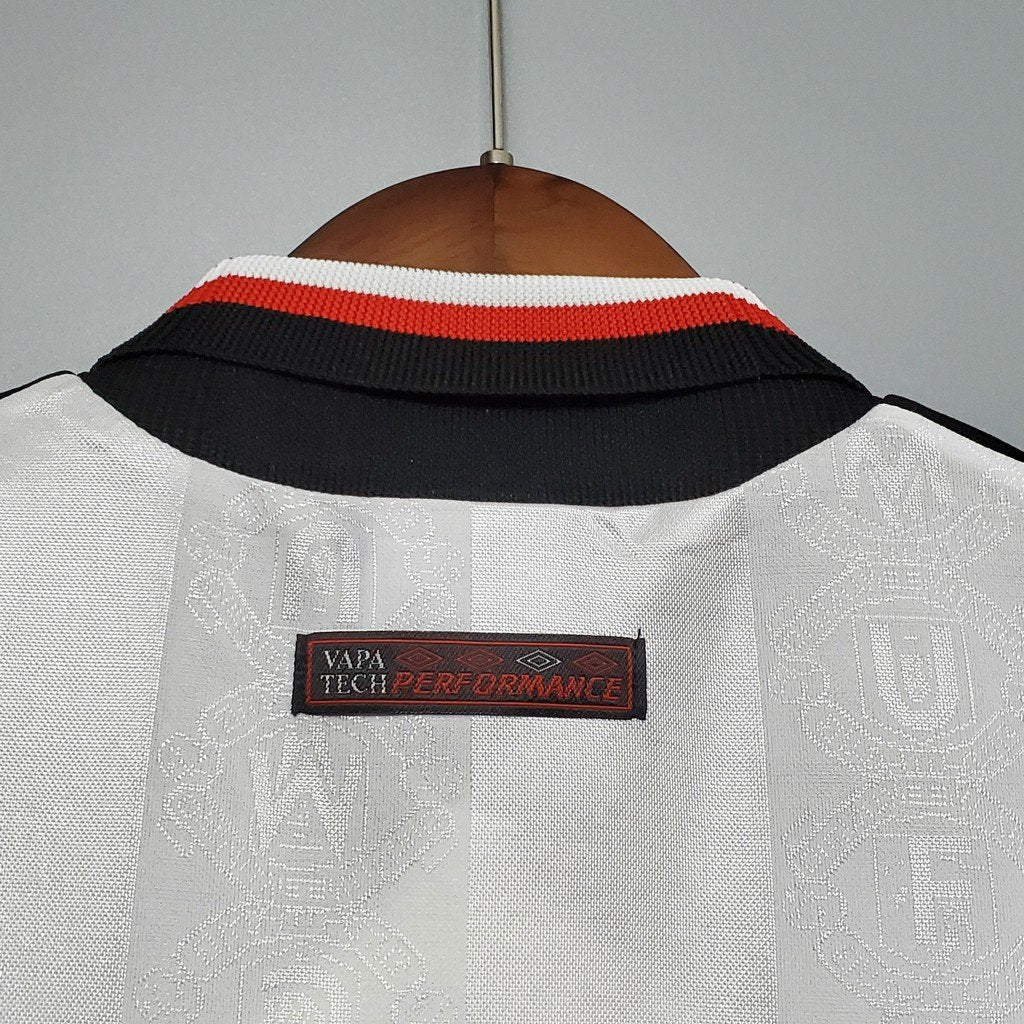 Manchester United 98/99 retro jersey