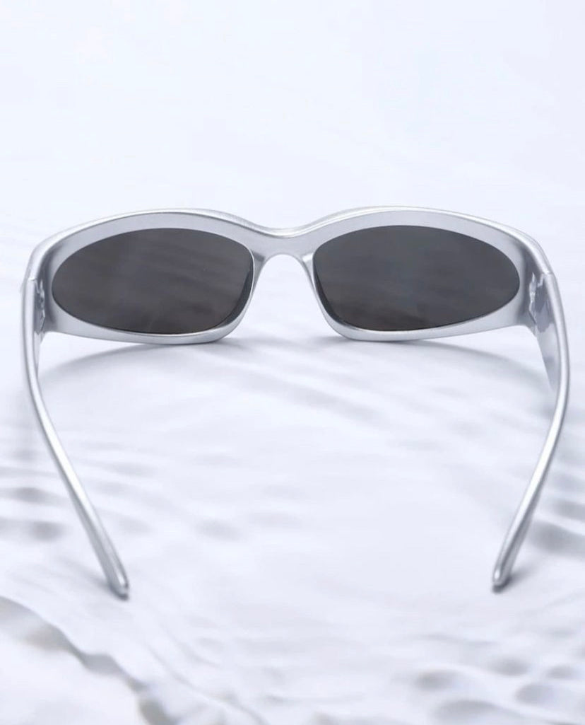 Geometric frame glasses