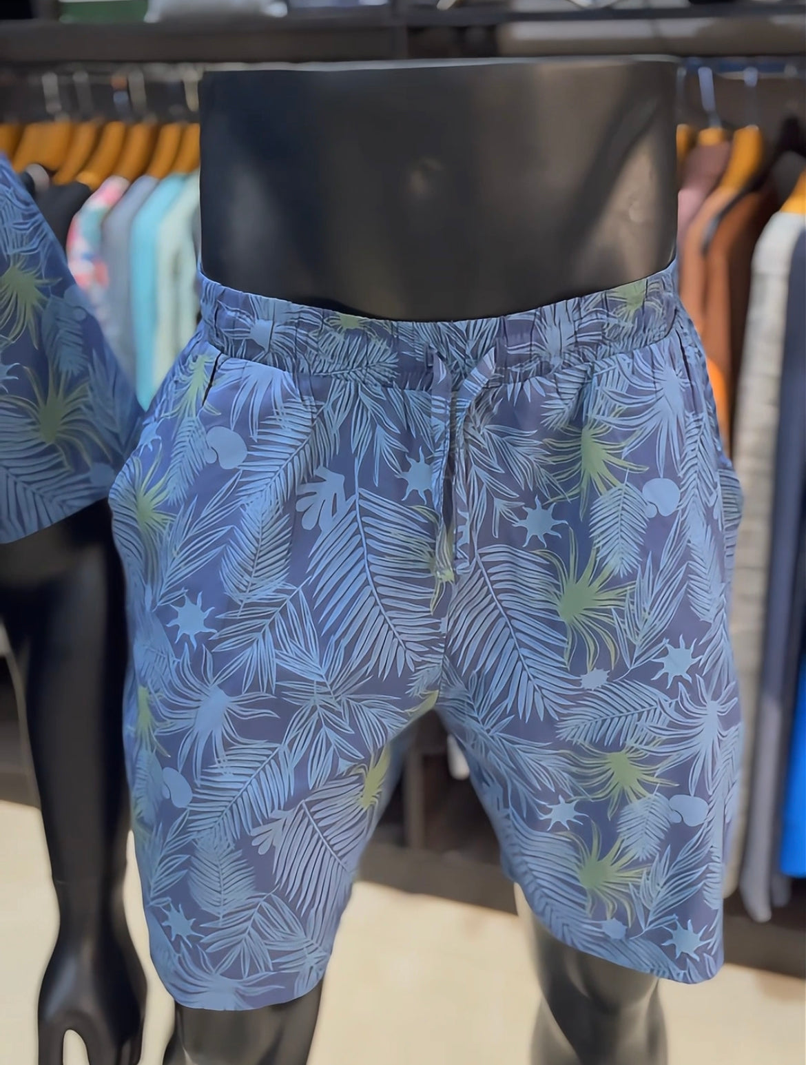 Floral revere beach set in blue