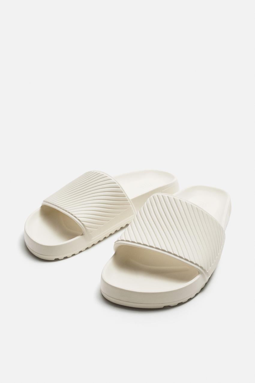 Zara textured slider in black