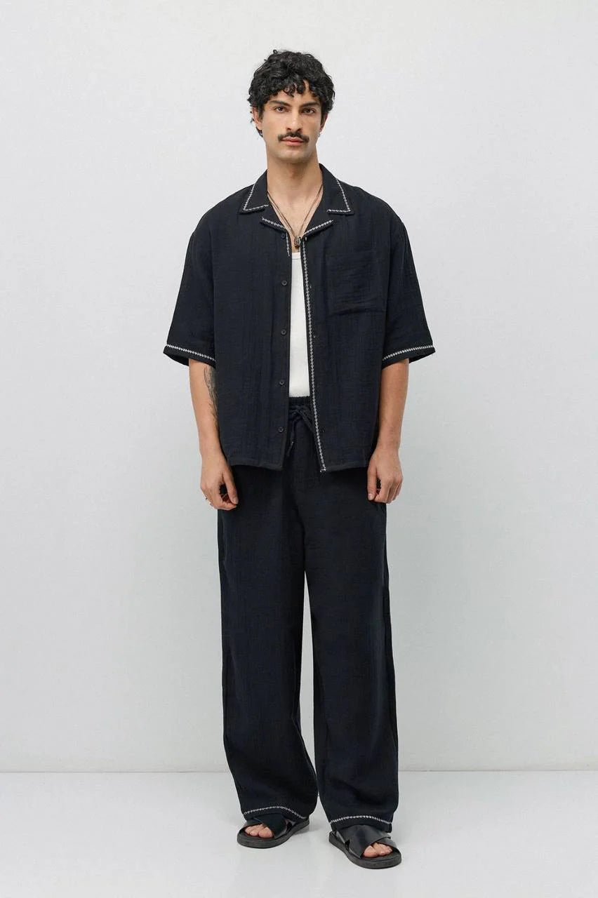 Vamos embroidered plain set