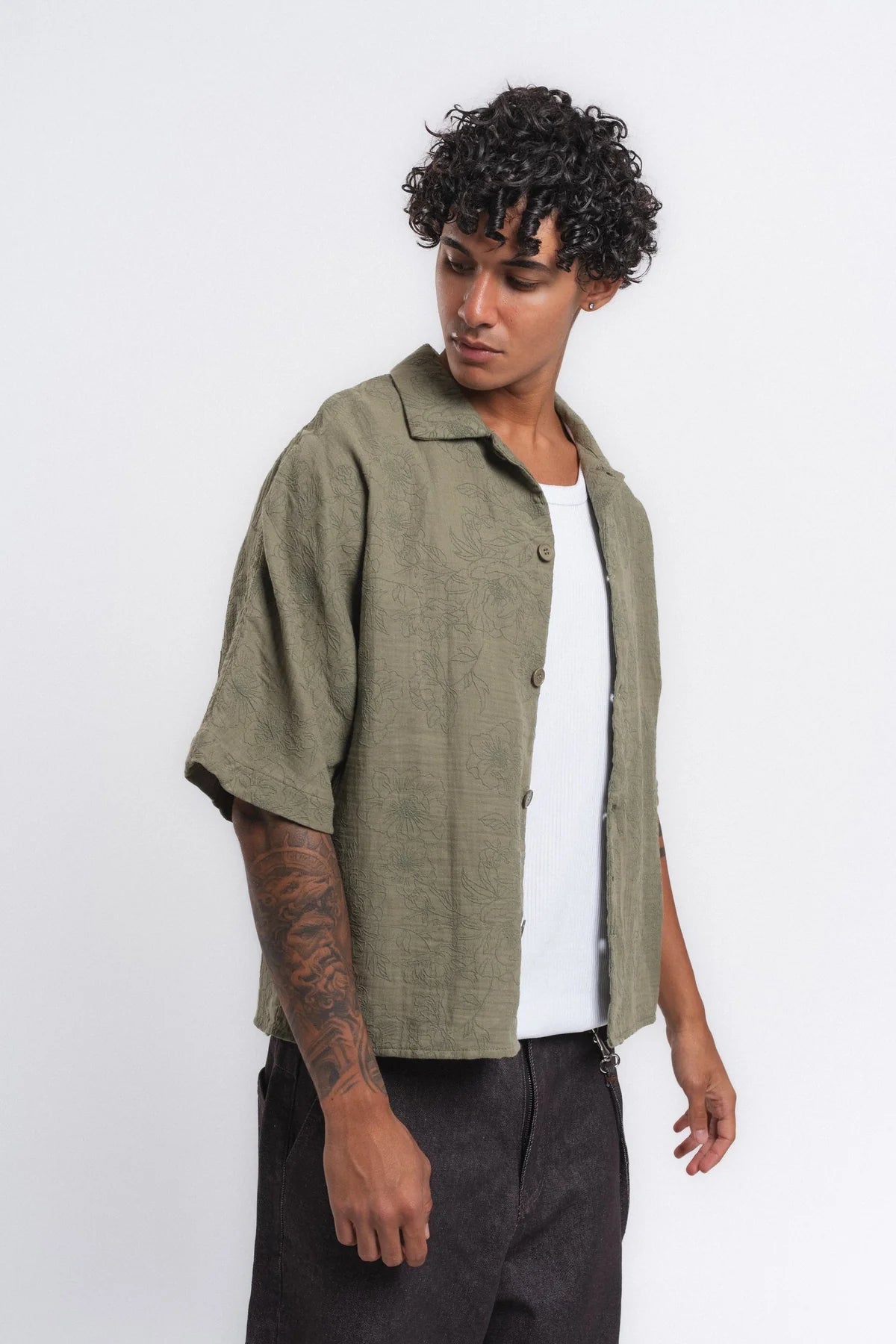 Retro club floral embroidered revere shirt green