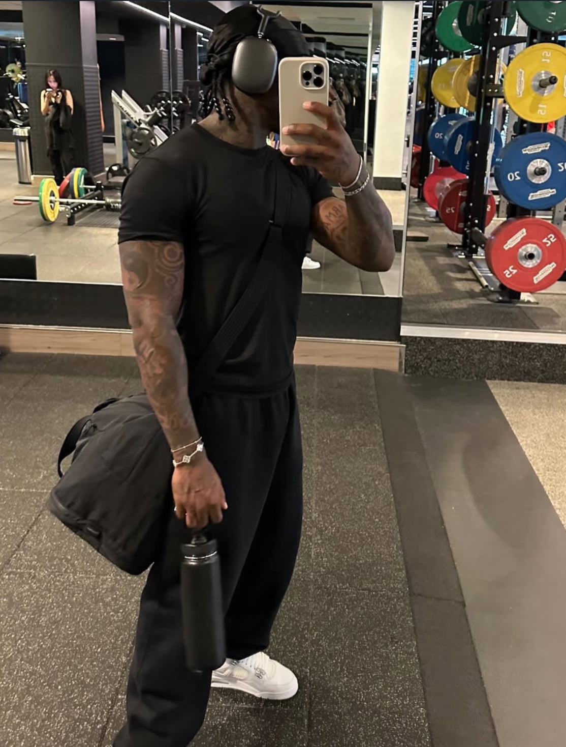 Basic muscle fit t shirt