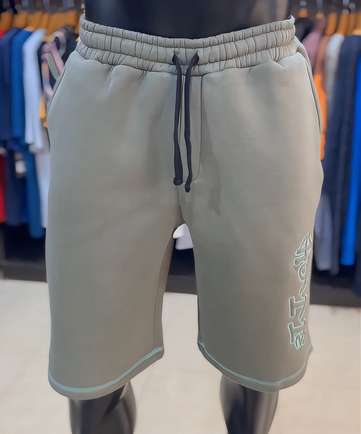 Boohoo contrast stitch short in green