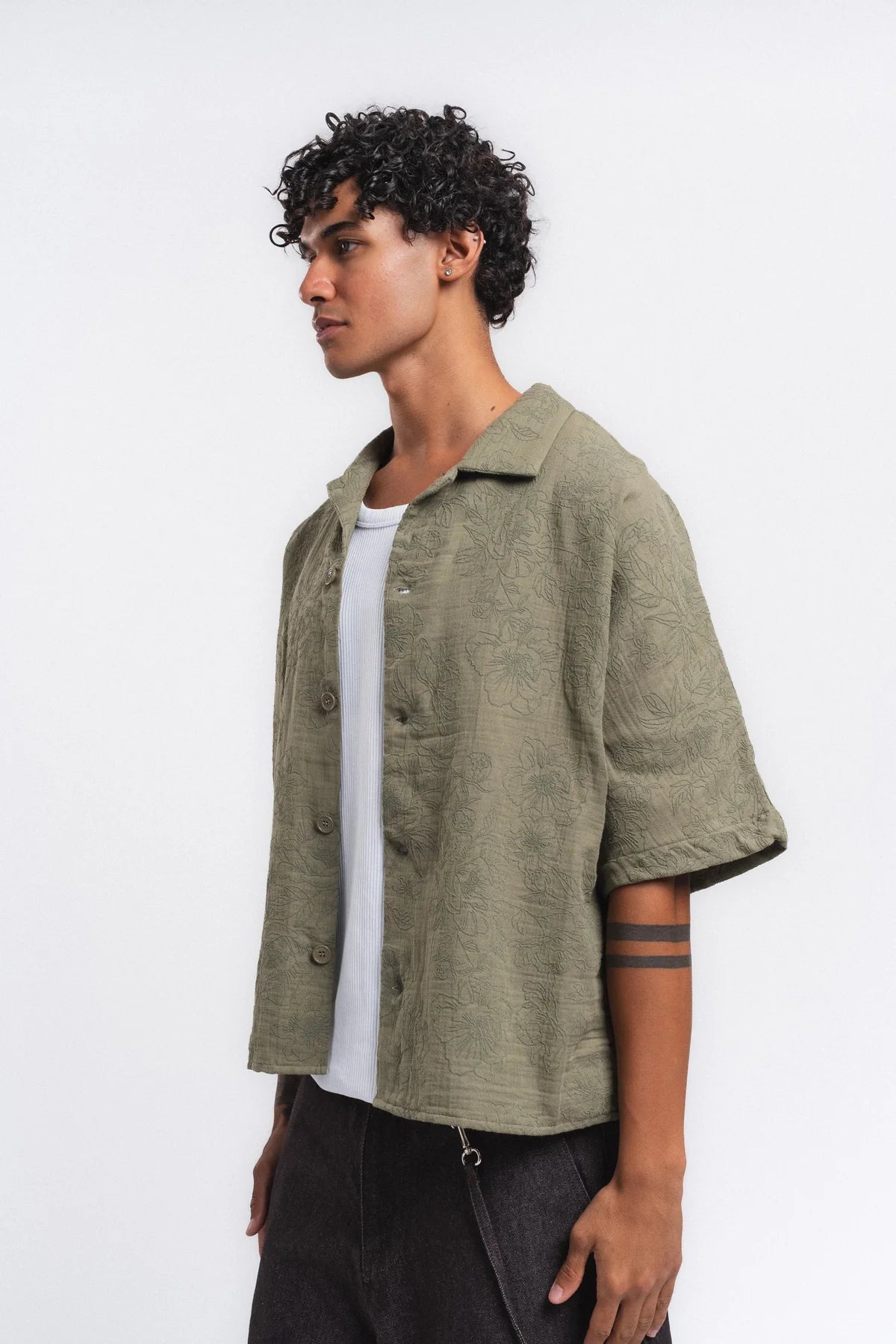Retro club floral embroidered revere shirt green