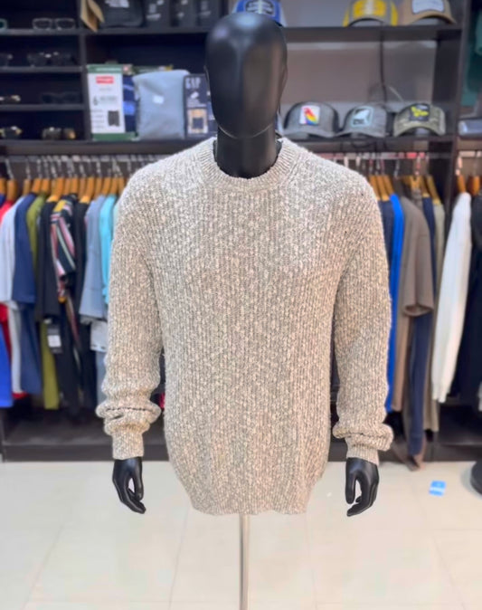 Isolid knit sweater