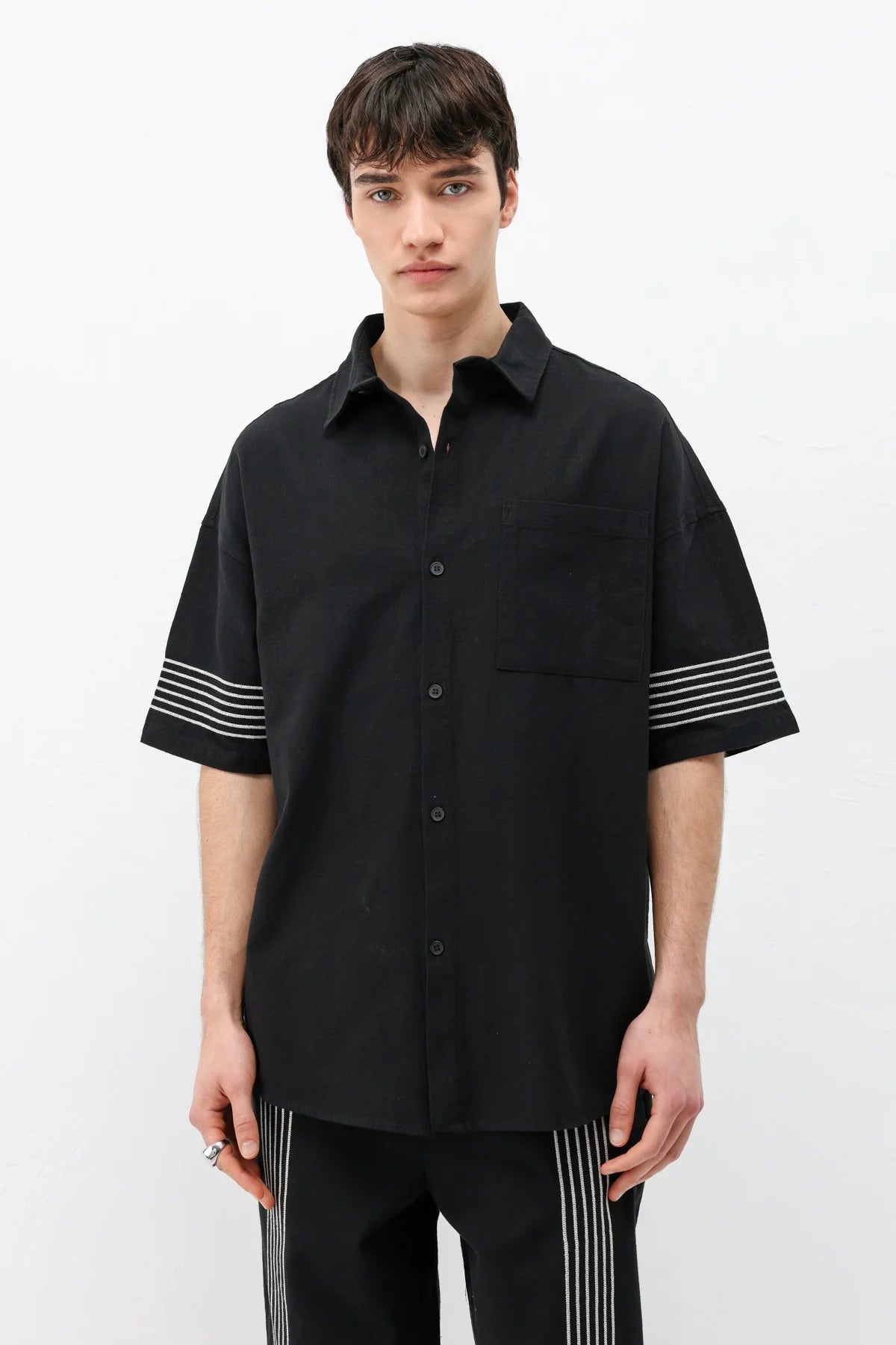 Vamos cotton embroidered set