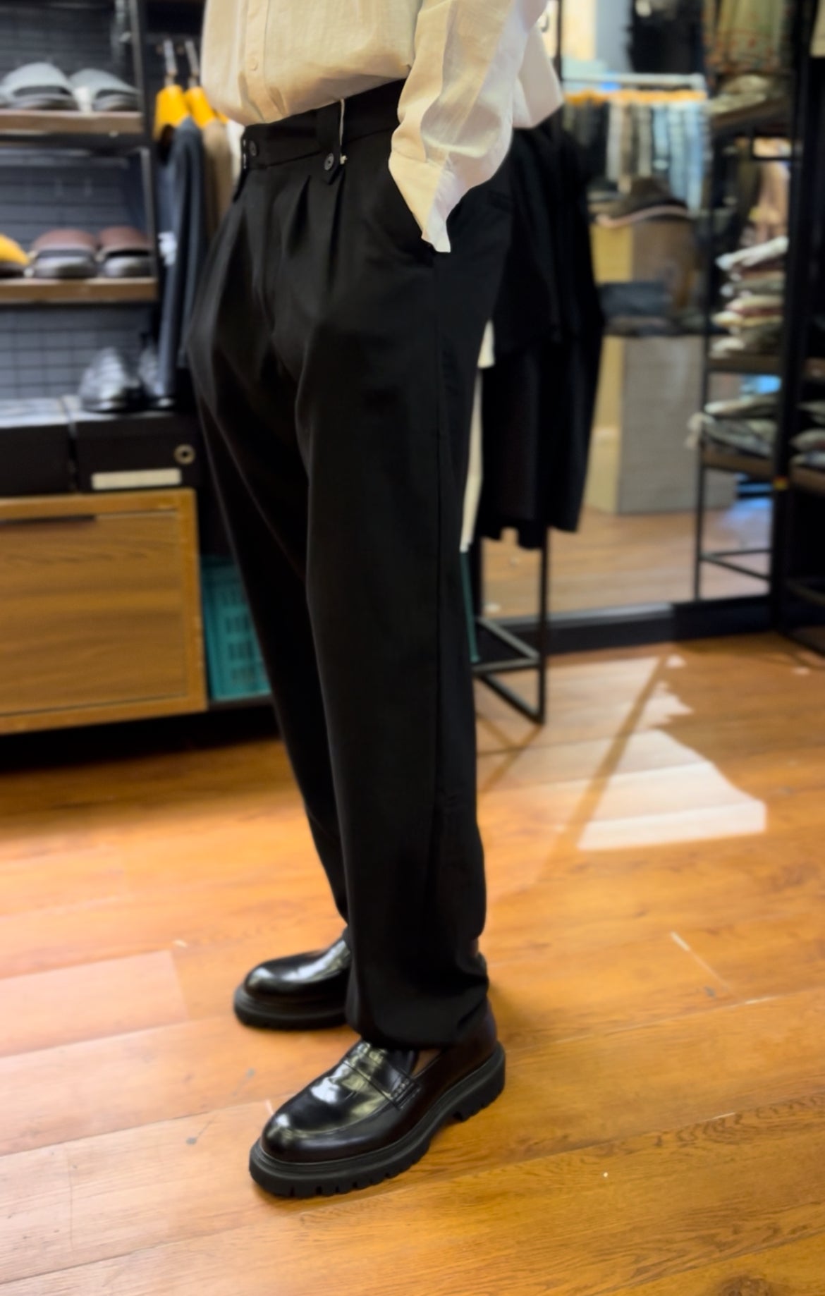 We11 pleated pants
