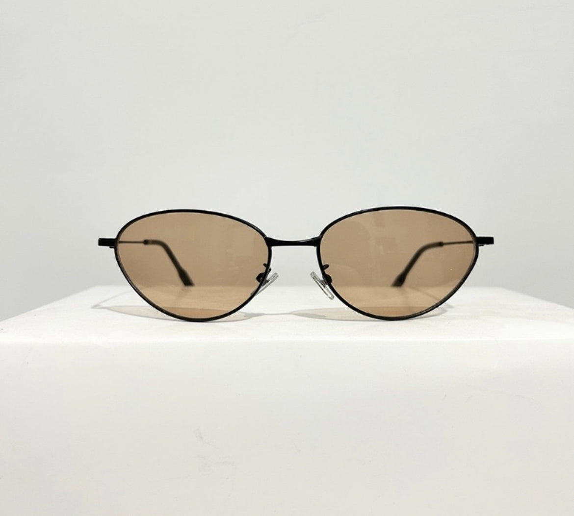 Lightweight cat eye glasses