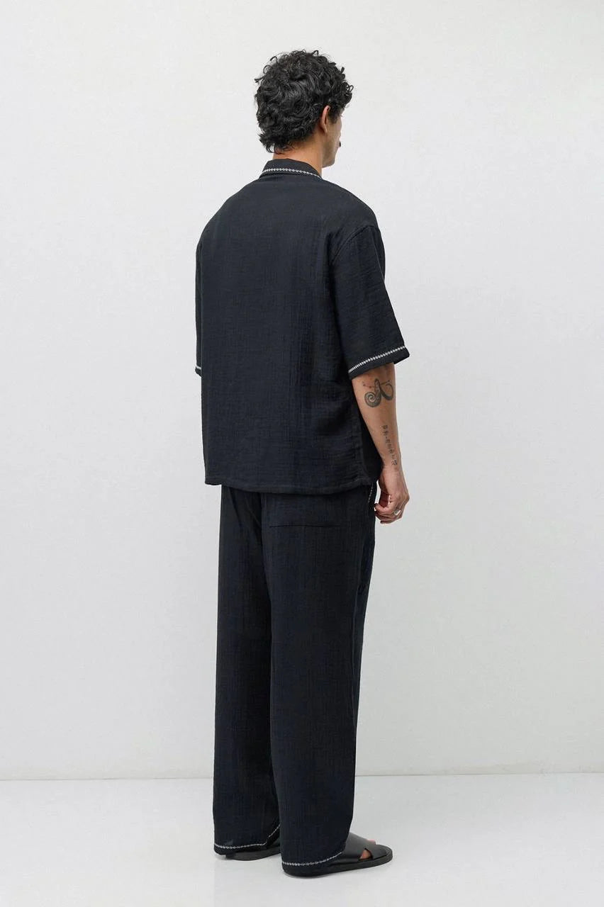 Vamos embroidered plain set