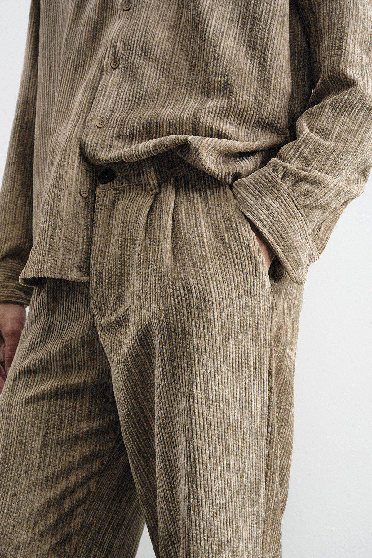 Giesto corduroy pants in brown