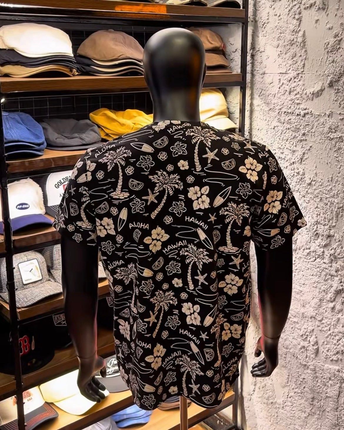 House hawaii print tee