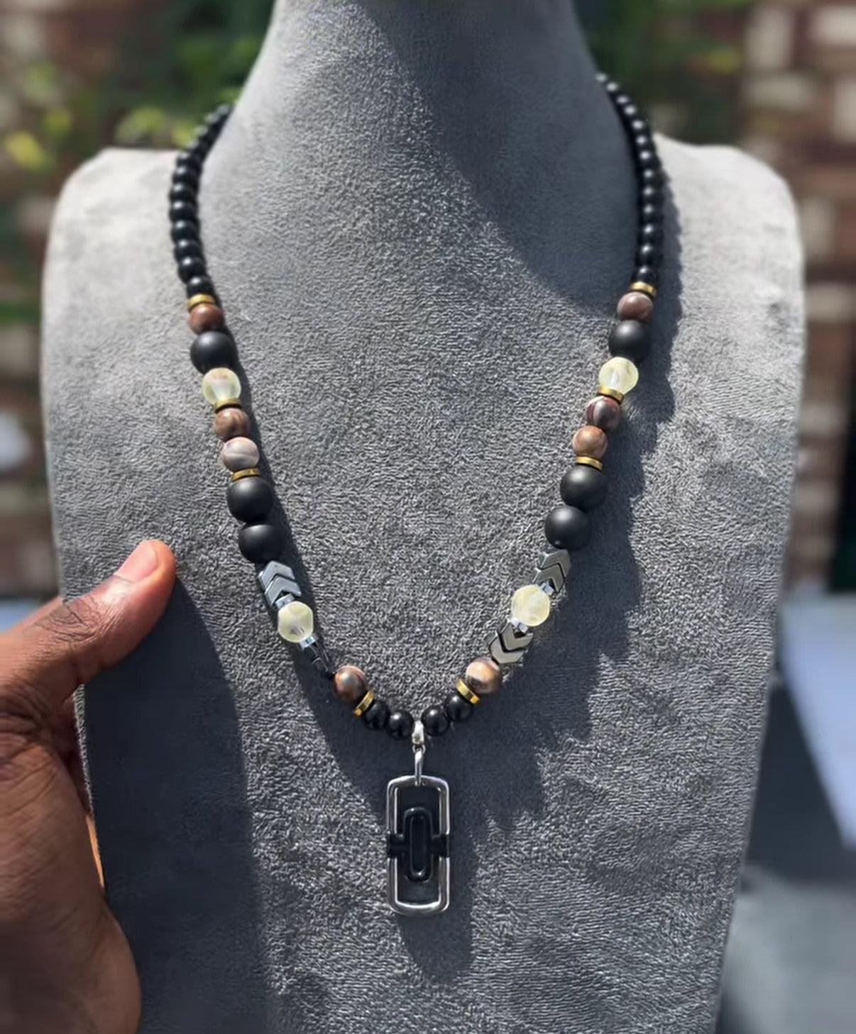 Brown mix pendant necklace