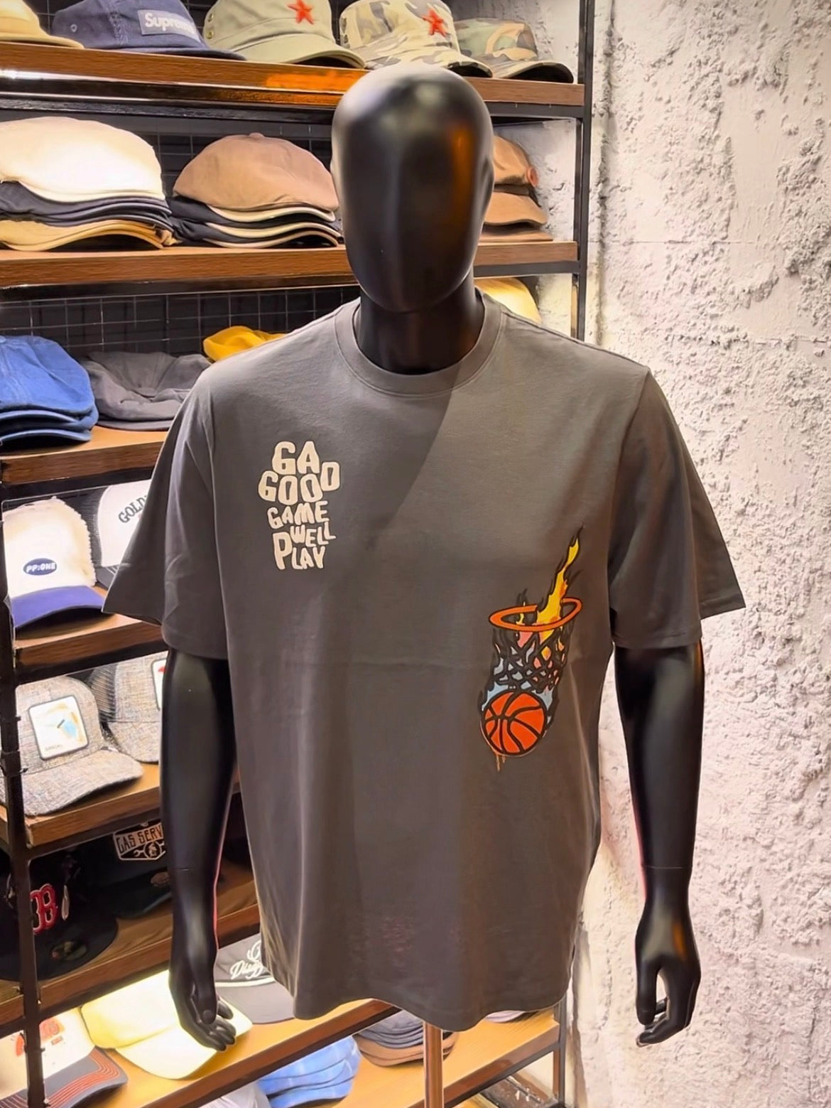 Garage hoop tee