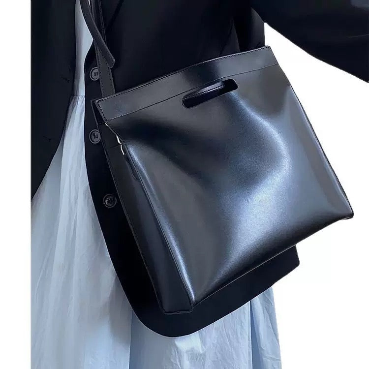 Pu minimalist tote bag