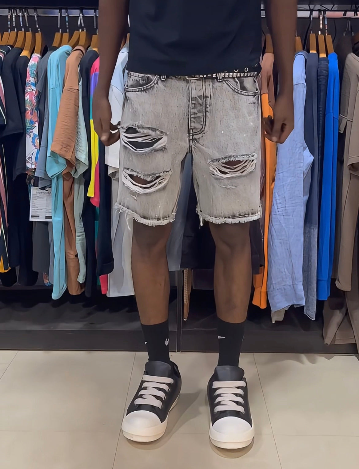 Boohoo distressed denim short